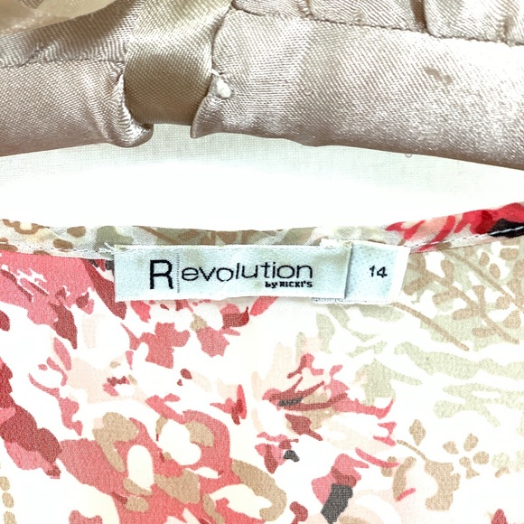 REVOLUTION (RICKI'S) | Neutral Floral Sheer Tunic - Picture 3 of 5